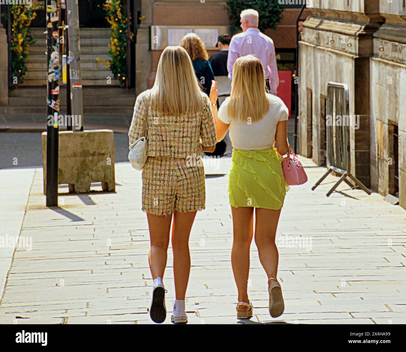 Glasgow, Écosse, Royaume-Uni. 3 mai 2024 : Météo britannique : l'été ensoleillé comme le temps dans le centre-ville. Crédit Gerard Ferry/Alamy Live News Banque D'Images