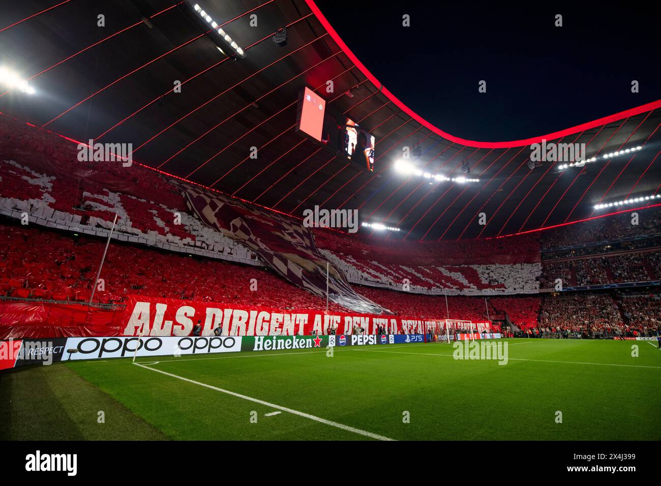 Vue intérieure Allianz Arena, chorégraphie en l'honneur de Franz Beckenbauer, FC Bayern Munich FCB, courbe sud, bloc ventilateur, courbe ventilateur, Munich, Bavière, GE Banque D'Images