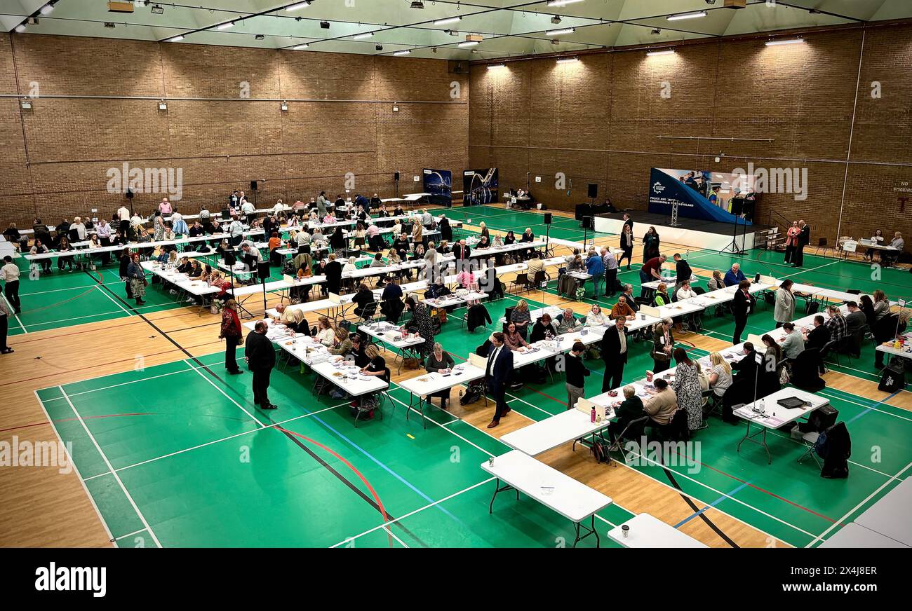 Stockton-on-Tees, Royaume-Uni. 03 mai 2024. Le comptage a lieu pour décider qui sera le prochain commissaire de police et de crime pour Cleveland. Steve Turner, le candidat du Parti conservateur qui a été élu PCC en mai 2021, se heurte au candidat du Parti travailliste Matt Storey. Crédit : James Hind/Alamy Live News.. Banque D'Images