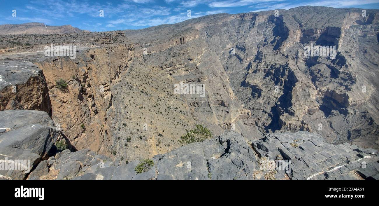 Vue d'en haut Wadi Nakhr, le Grand Canyon d'Oman, Al Hamra, Oman Banque D'Images