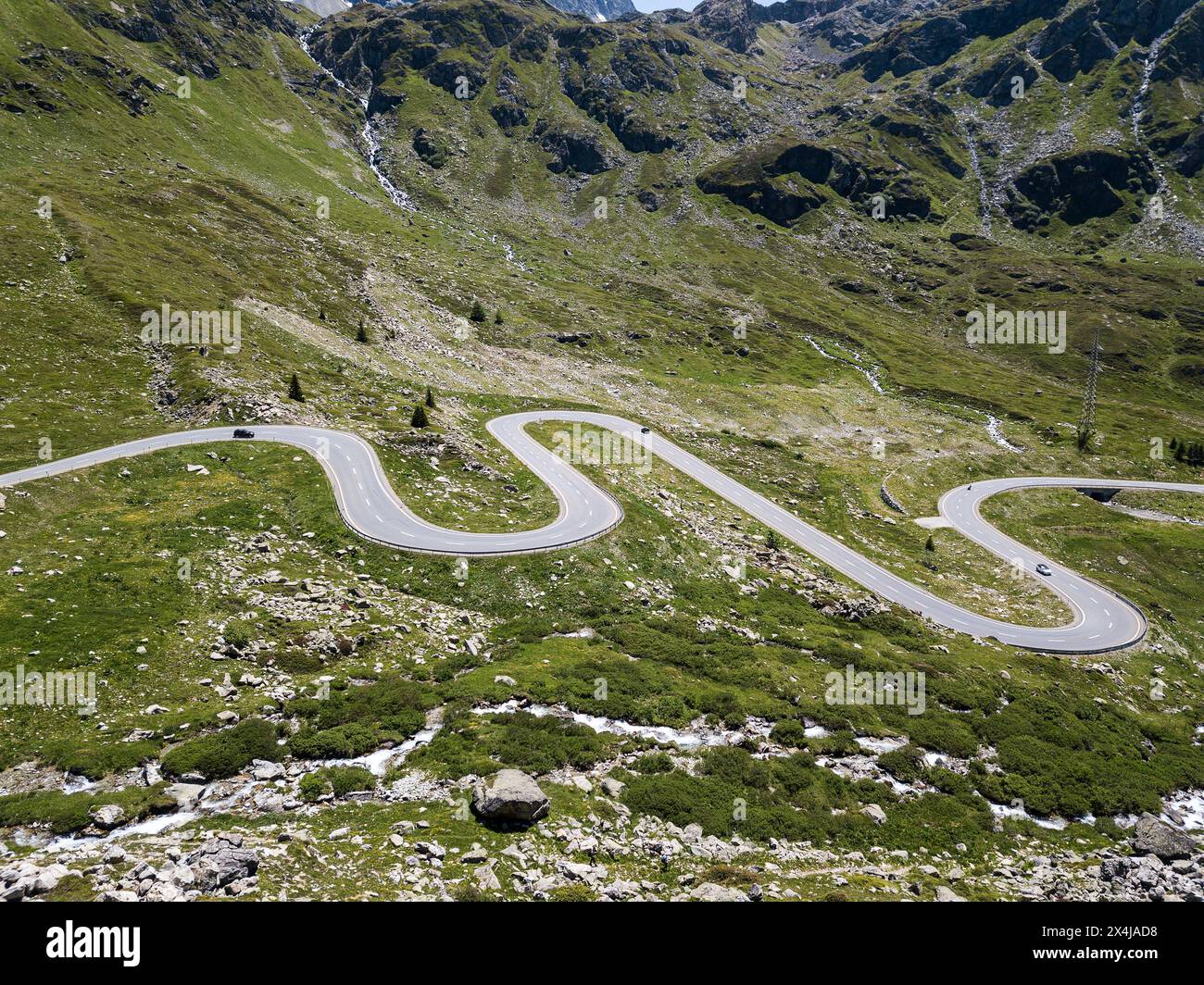 Vue aérienne du col du Julier en été, Alpes suisses Banque D'Images