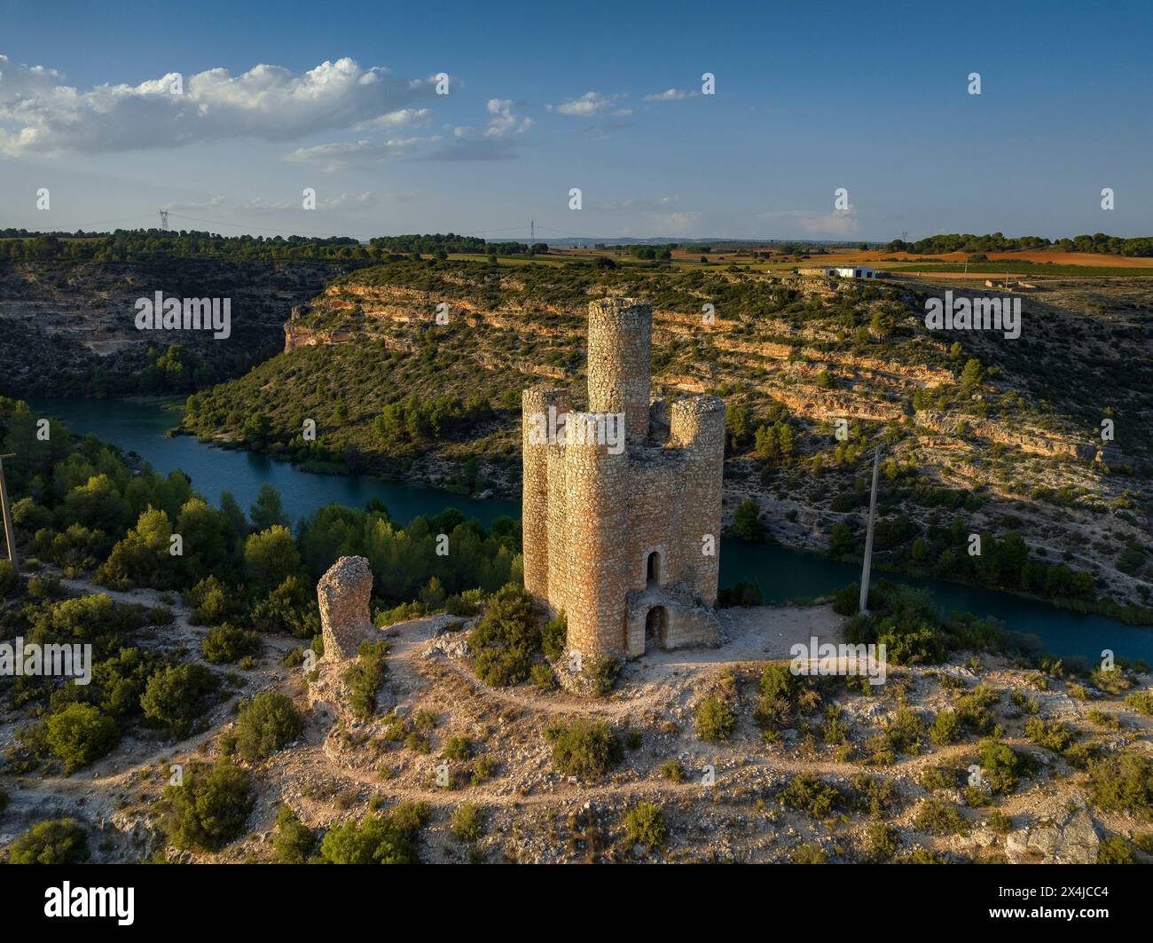Torre de los Alarconcillos, situé sur une colline à côté du village de Alarcón (Cuenca, Castilla la Mancha, Espagne) ESP : Torre de los Alarconcillos Banque D'Images