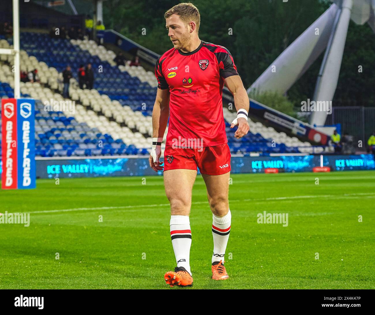 Huddersfield, Yorkshire, Royaume-Uni. 3 mai 2024. Super League Rugby : Huddersfield Giants vs Salford Red Devils au stade John Smith. Échauffement de CHRIS ATKIN avant match. Crédit James Giblin/Alamy Live News. Banque D'Images