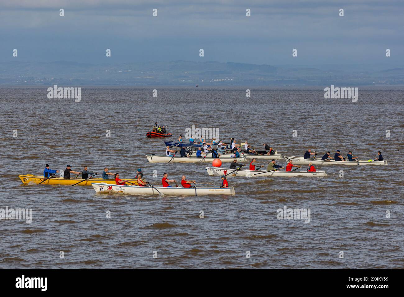 Régate du club d'aviron côtier de Clevedon par une journée ensoleillée Banque D'Images