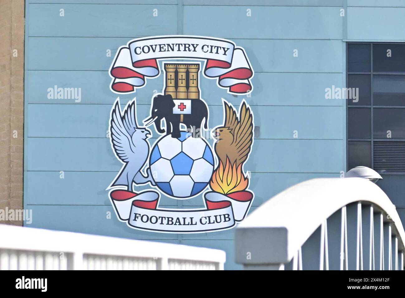 Vue générale à l'extérieur du stade pendant le match de championnat Sky Bet entre Coventry City et Queens Park Rangers à la Coventry Building Society Arena, Coventry le samedi 4 mai 2024. (Photo : Kevin Hodgson | mi News) crédit : MI News & Sport /Alamy Live News Banque D'Images