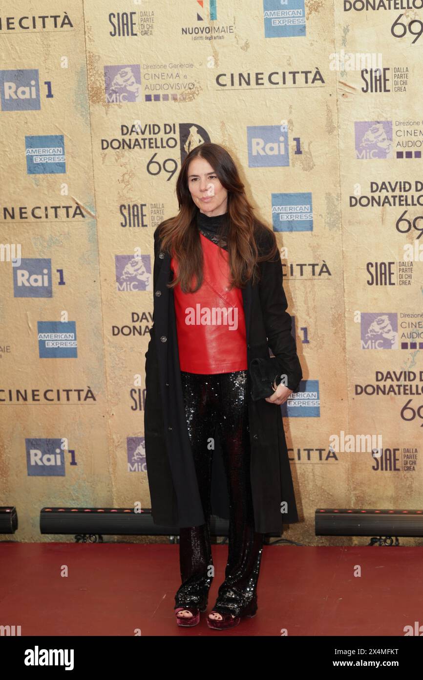 Protagonistes du tapis rouge de la cérémonie de remise des prix David di Donatello 2024 à Rome, Italie, aux studios Cinecittà. (Photo de Gennaro Leonardi/Pacific Press) Banque D'Images