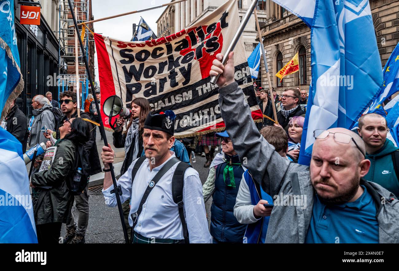 Glasgow, Écosse 4 mai 2024 : : tous sous une bannière Marche pour l'indépendance dans les rues de Glasgow Banque D'Images