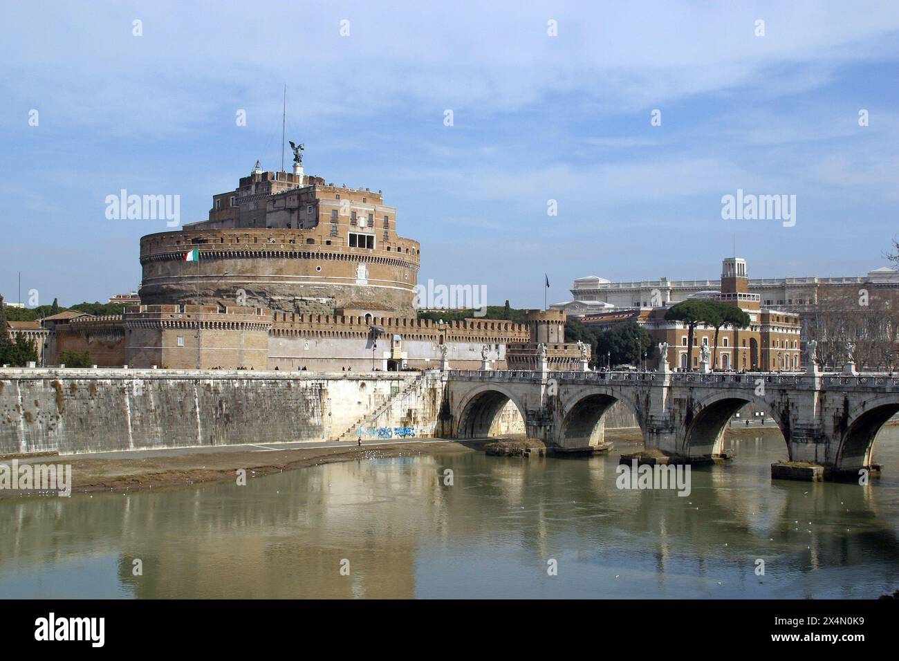 Château Saint Angel et pont sur le Tibre à Rome, Italie Banque D'Images