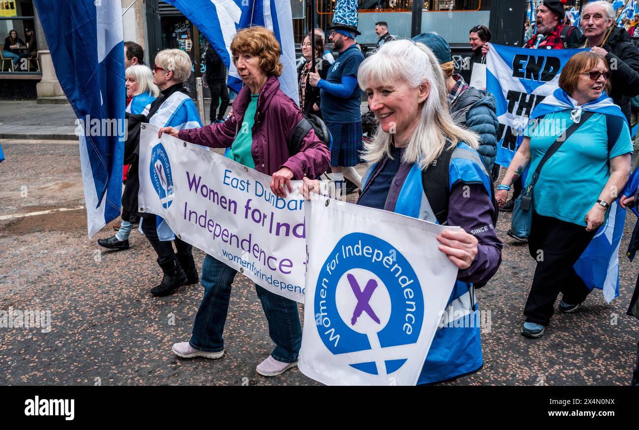 Glasgow, Écosse 4 mai 2024 : : tous sous une bannière Marche pour l'indépendance dans les rues de Glasgow Banque D'Images