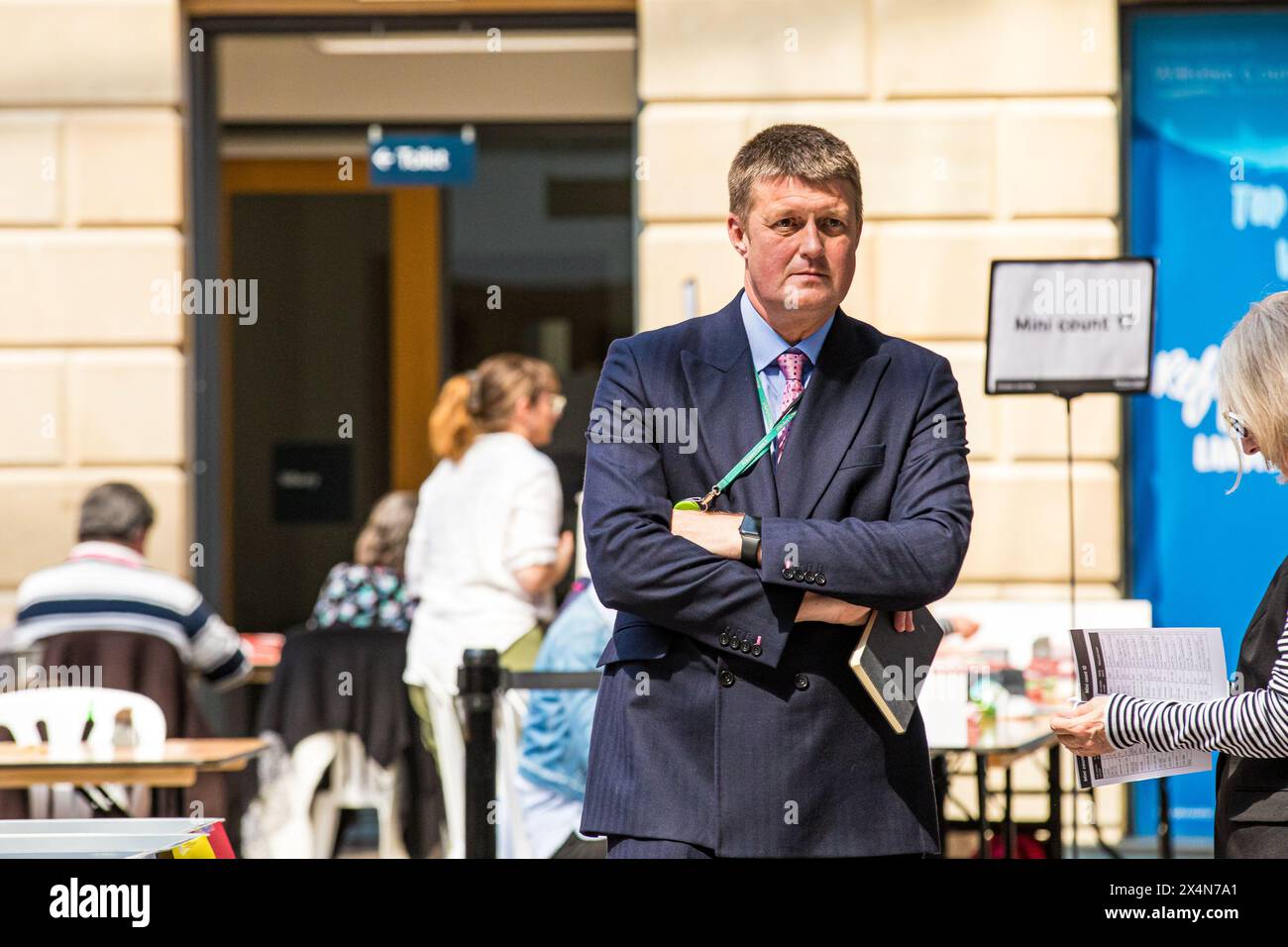 TROWBRIDGE, WILTSHIRE - le 04 MAI 2024 le dépouillement des élections et la déclaration des résultats de la police et de la criminalité du Wiltshire ont eu lieu au County Hall, à Trowbridge, Wiltshire, Angleterre, le 04 mai 2024. 4 candidats en lice - Stanka Adamcova (Parti travailliste et coopératif), Alan Hagger (Démocrates libéraux), Mike Rees (indépendant), Philip Wilkinson (Parti conservateur et unioniste). Philip Wilkinson (Parti conservateur et unioniste) a été réélu commissaire de la police et du crime pour le Wiltshire. Crédit John Rose/Alamy Live News Banque D'Images