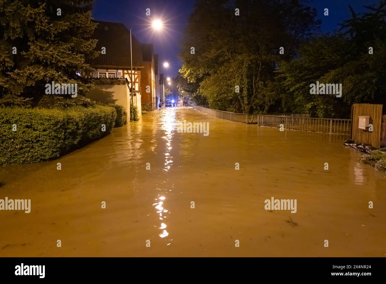 Après de fortes pluies, le centre du quartier de Francfort de Niederursel est sous l'eau, Niederursel, Francfort-sur-le-main, Hesse, Allemagne, Europe Banque D'Images