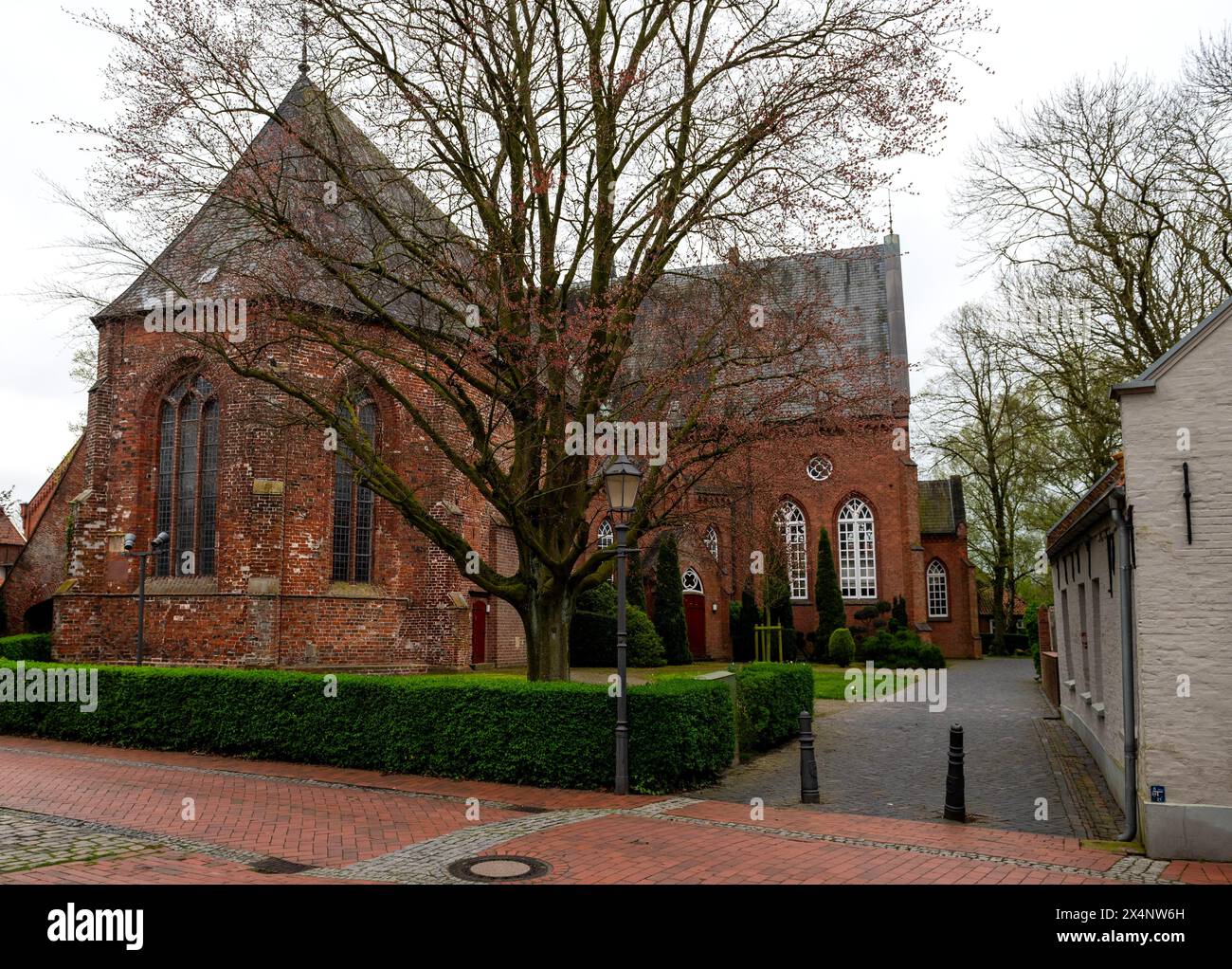 Église Saint-Georges protestante réformée, façade est, dans la petite ville de Weener, district de Leer, Rheiderland, Frise orientale, basse-Saxe, Allemagne, E Banque D'Images