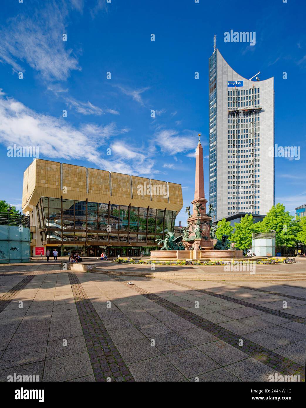 Gewandhaus, Mendebrunnen et City-Hochhaus sur Augustusplatz, Leipzig, Saxe, Allemagne, Europe Banque D'Images