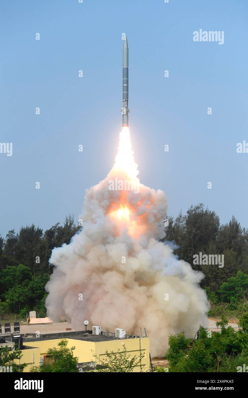 Île d'Abdul Kalam, Inde. 01 mai 2024. L'Organisation indienne de recherche et de développement pour la défense lance un largage de torpille assisté par missile supersonique lors d'un vol d'essai à partir du champ d'essai intégré, le 1er mai 2024 à Abdul Kalam Island, Odisha, Inde. Crédit : DRDO/PIB photo/Alamy Live News Banque D'Images