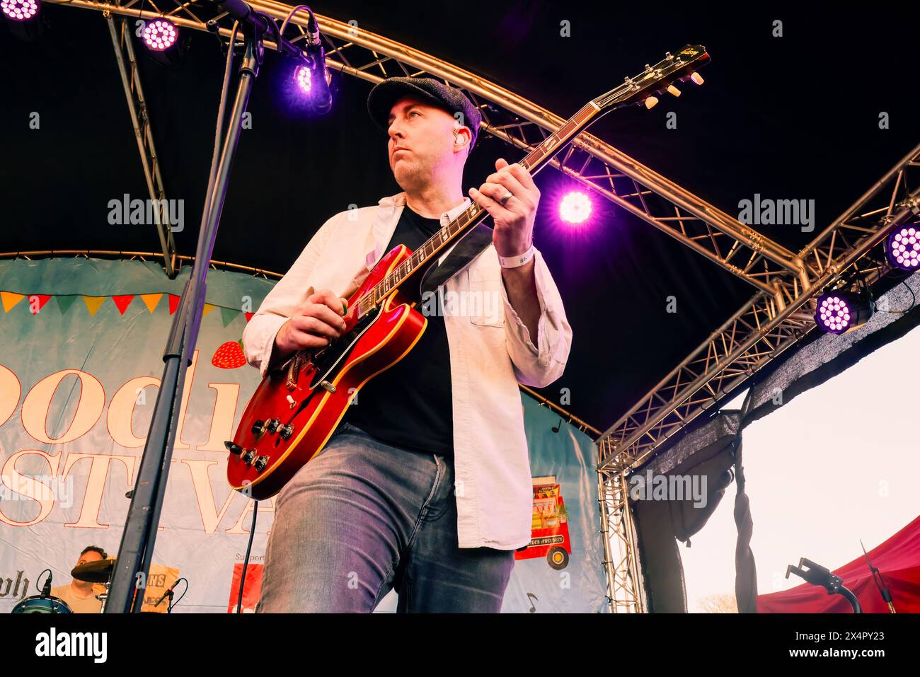 Preston Park, Brighton, ville de Brighton et Hove, East Sussex, Royaume-Uni. Scouting for Girls jouant au Brighton Foodies Festival 2024, Preston Park, Brighton. 4 mai 2024. David Smith Alamy Banque D'Images