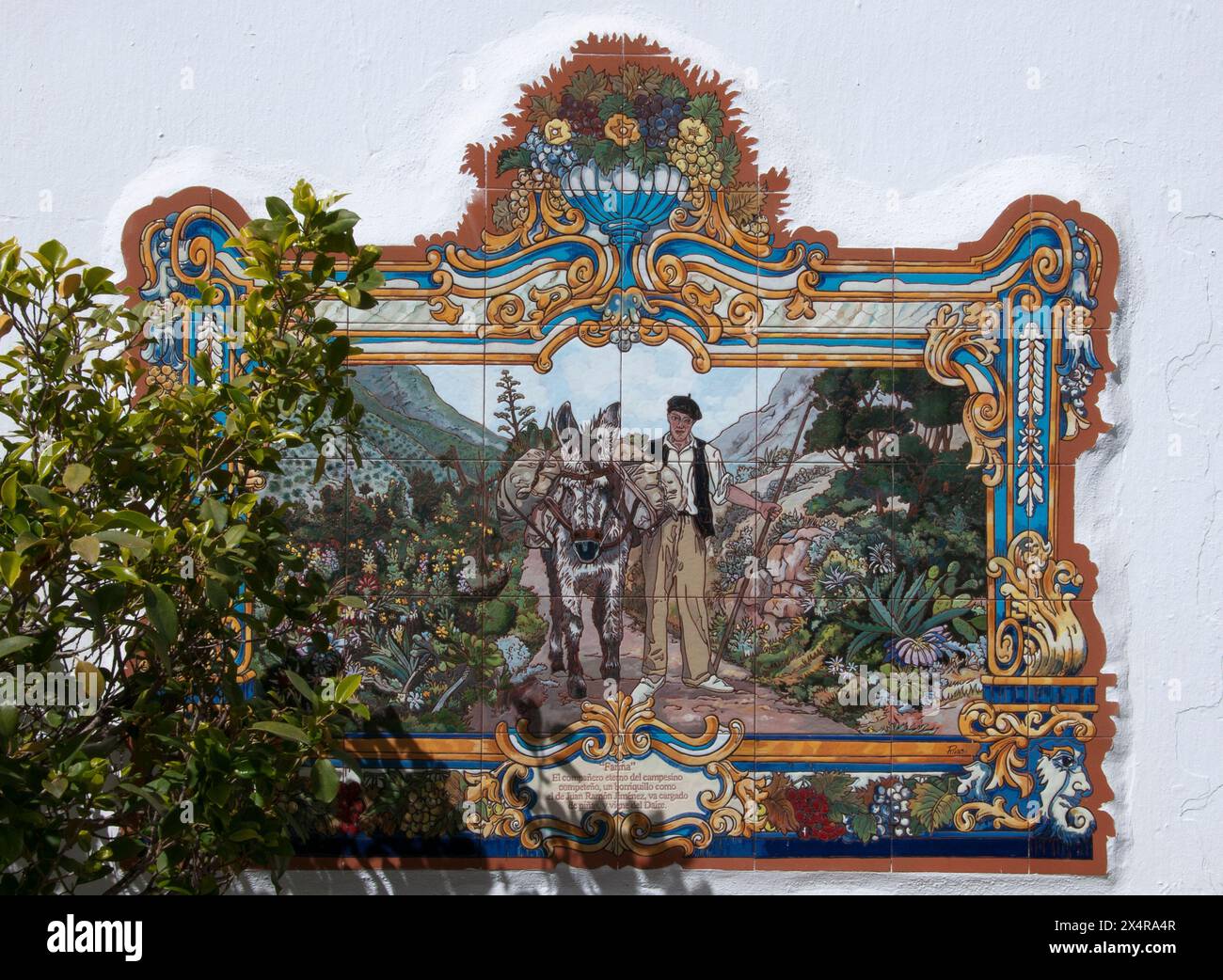 Azulejo décoratif ou carrelage émaillé illustre l'histoire et le patrimoine du 'Village Blanc' de Competa, Andalousie, Espagne Banque D'Images