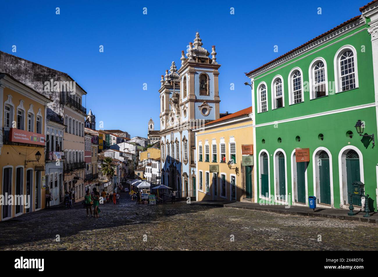 Place Largo do Pelourinho avec l'église notre-Dame du Rosaire du peuple Noir dans le district de Pelourinho, Salvador, Bahia, Brésil Banque D'Images