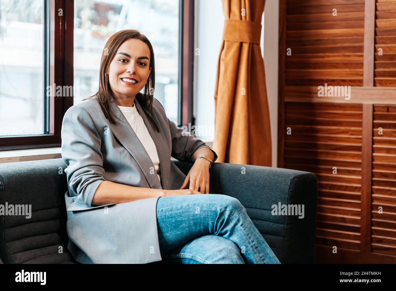 portrait d'une femme d'affaires au bureau Banque D'Images