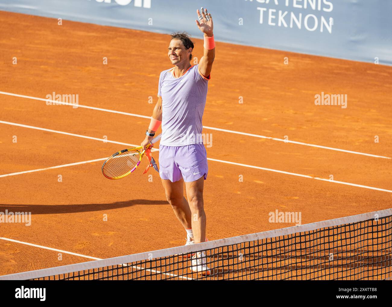 Rafael Nadal jouant sur terre battue dans son pays natal, l'Espagne, en 2024 Banque D'Images