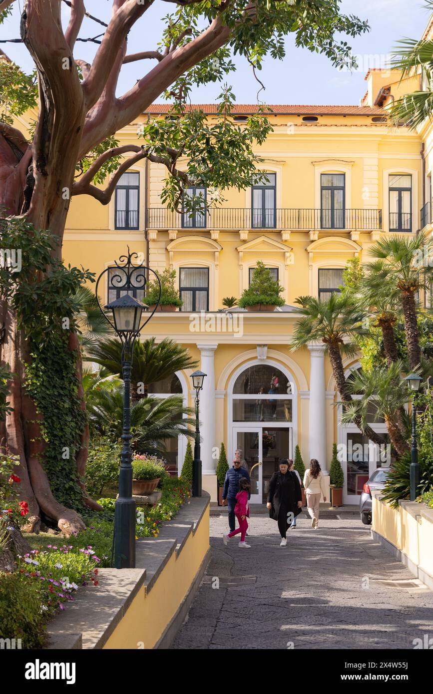 Sorrento Hotel ; l'entrée de l'Imperial Hotel Tramontano, Sorrente Italie. Hôtel italien. Banque D'Images