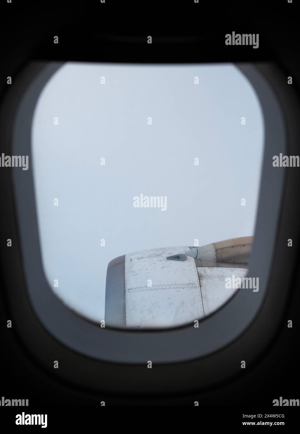 Capturé la vue à couper le souffle depuis une fenêtre d'avion, . Une perspective extraordinaire du voyage aérien. Banque D'Images