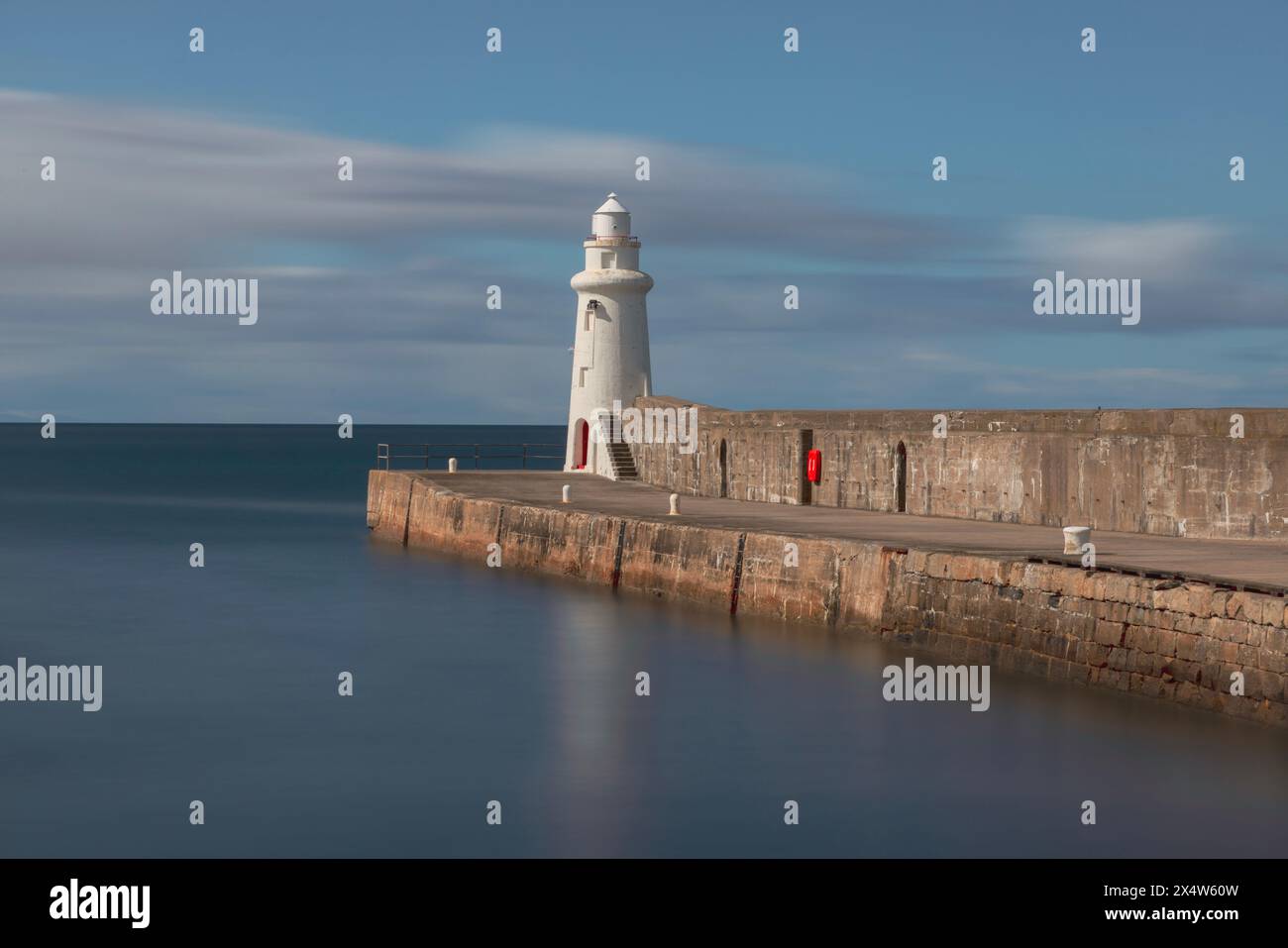 Le phare blanc de Macduff, Aberdeenshire, Écosse. Banque D'Images