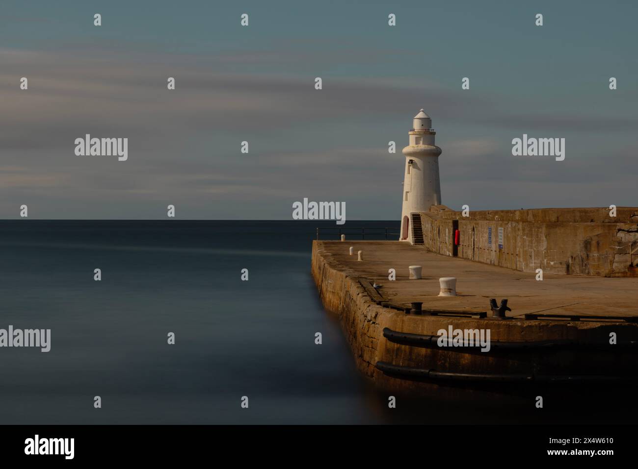 Le phare blanc de Macduff, Aberdeenshire, Écosse. Banque D'Images