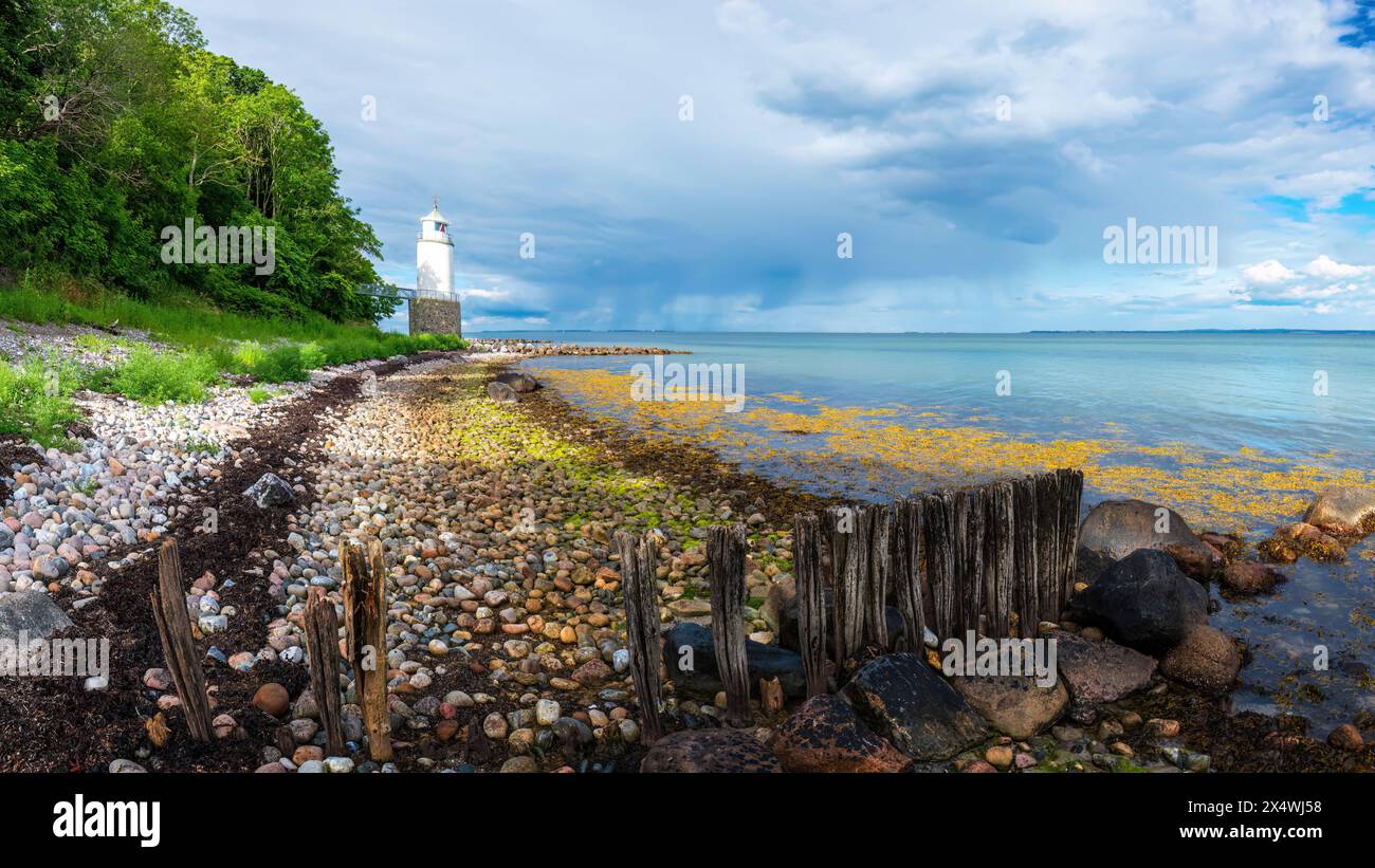 Vue sur le phare de Taksensand, ALS, Danemark. Banque D'Images