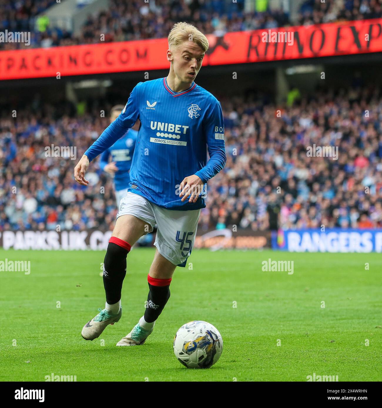 Glasgow, Royaume-Uni. 05 mai 2024. Les Rangers FC affrontent le Kilmarnock FC dans le match de premier rang écossais au stade Ibrox, stade des Rangers, à Glasgow, en Écosse, au Royaume-Uni. Le jeu est important pour les deux équipes. Si les Rangers gagnent, ils restent 3 points derrière le Celtic dans la ligue, et si Kilmarnock gagne, ils se rapprochent des qualifications pour jouer dans les compétitions européennes. Crédit : Findlay/Alamy Live News Banque D'Images