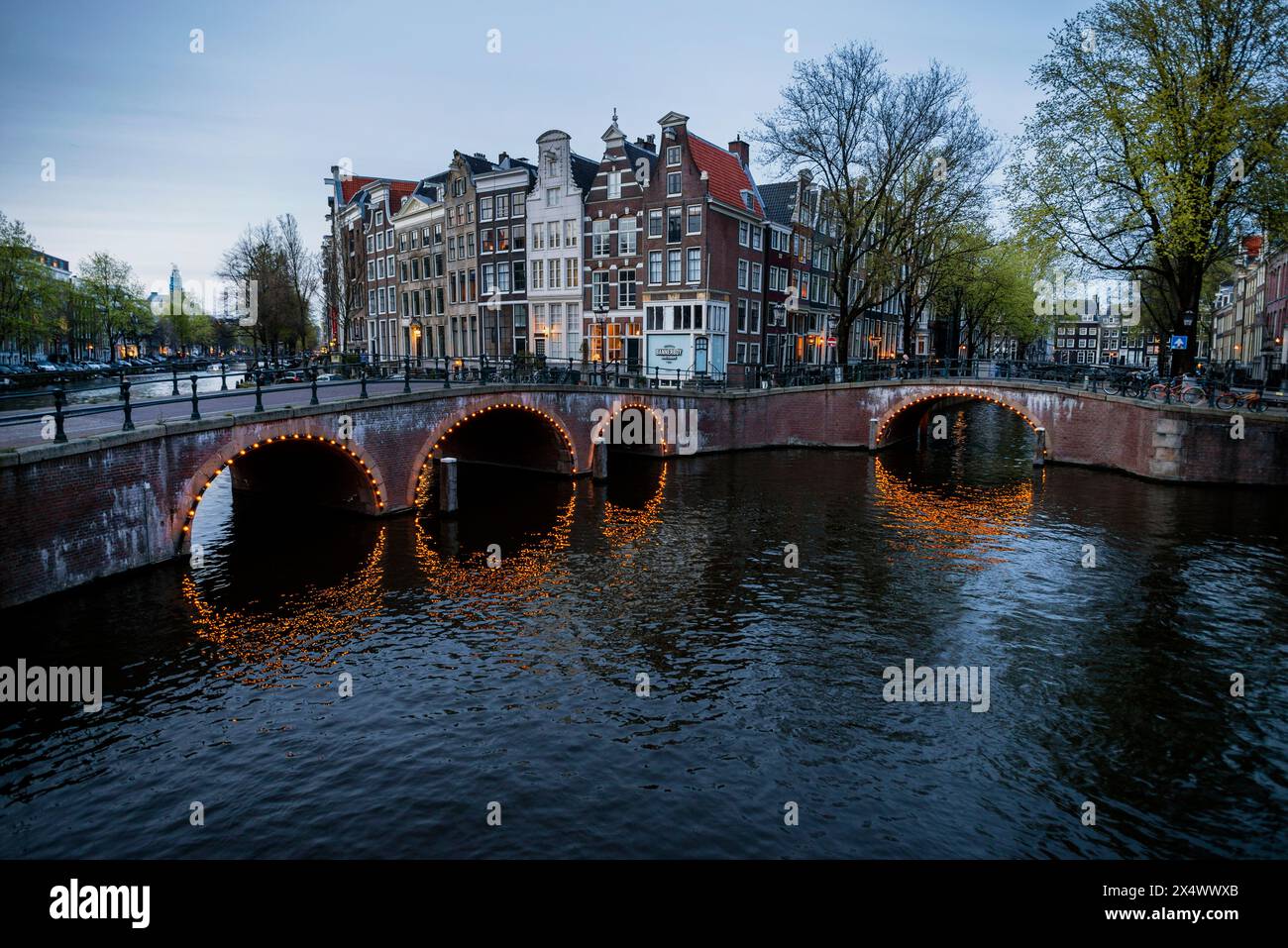 Canal en demi-cercle Keizersgracht à Amsterdam, pays-Bas. Banque D'Images