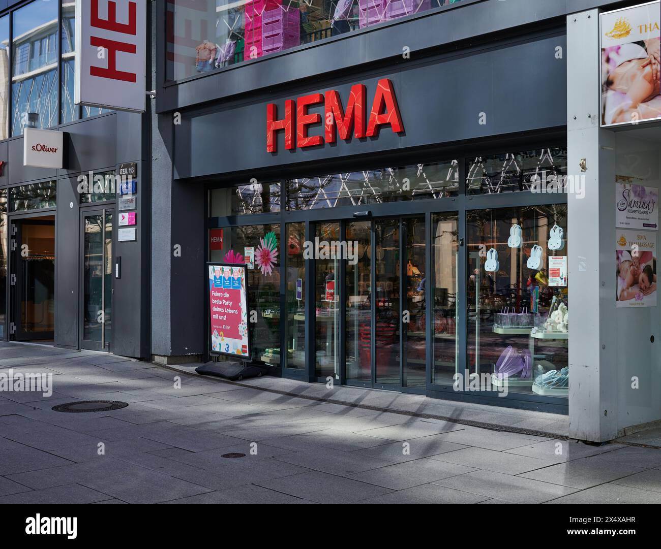 Magasin HEMA dans le centre-ville Frankfurt Zeil, Allemagne Banque D'Images Magasin HEMA dans le centre-ville Frankfurt Zeil, Allemagne Banque D'Images