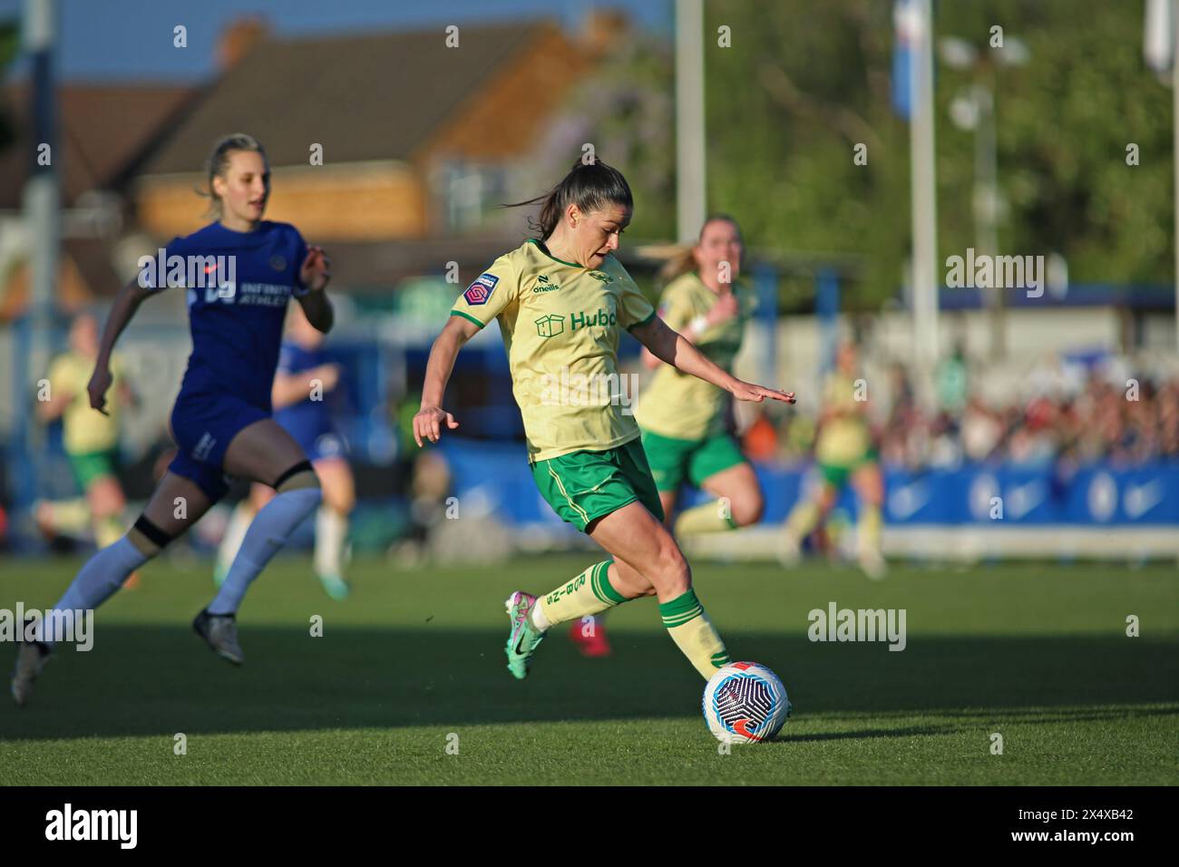 Londres, Royaume-Uni. 05 mai 2024. Londres, 5 mai 2024 : Ffion Morgan (24 Bristol City) sur le ballon lors du match de Super League Barclays FA Womens entre Chelsea et Bristol City à Kingsmeadow, Londres, Angleterre, le 5 mai 2024 (Pedro Soares/SPP) crédit : SPP Sport Press photo. /Alamy Live News Banque D'Images