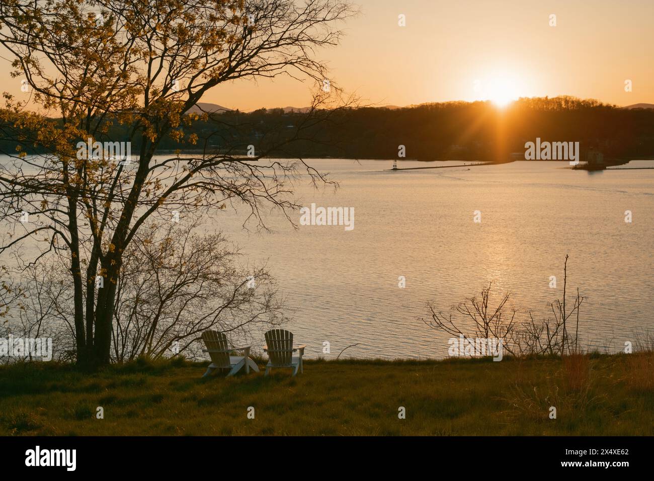 Coucher de soleil sur le fleuve Hudson depuis Rhinecliff, près de Rhinebeck, New York Banque D'Images