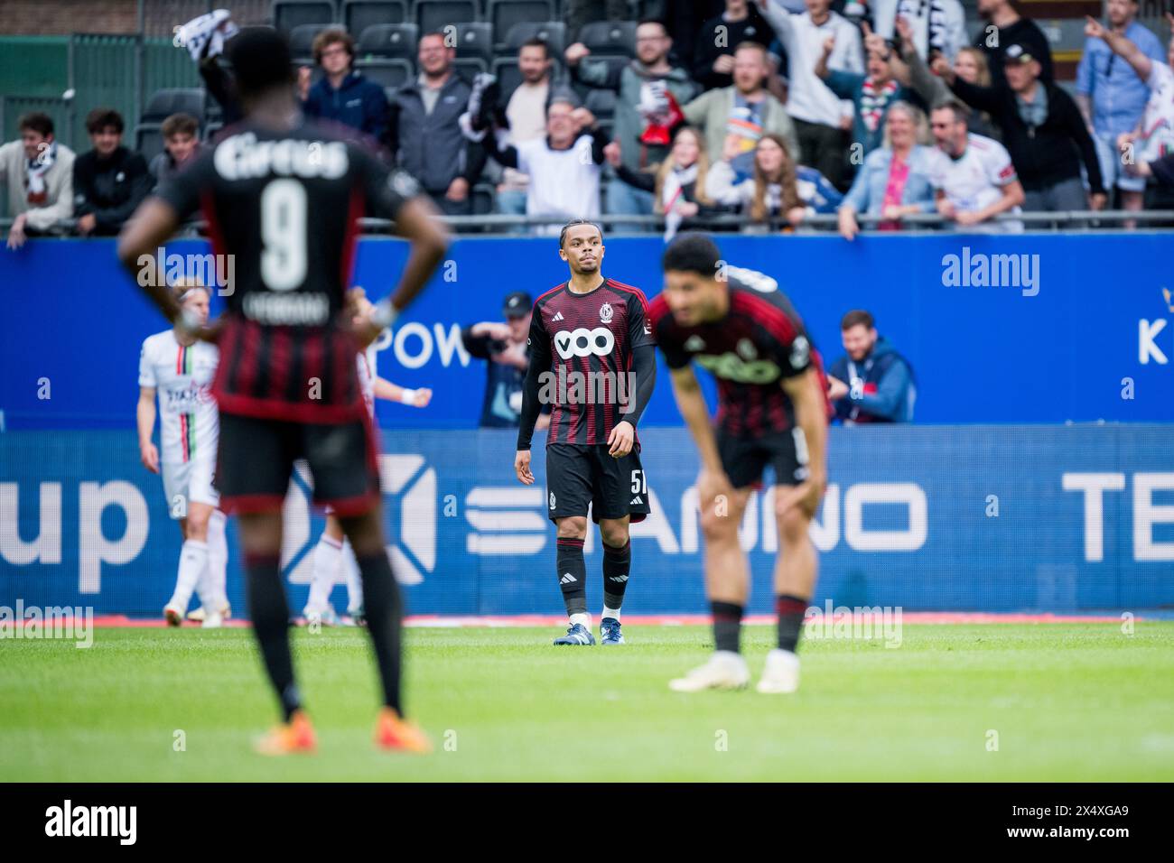 Leuven, Belgique. 05 mai 2024. Les joueurs de Standard semblent déçus