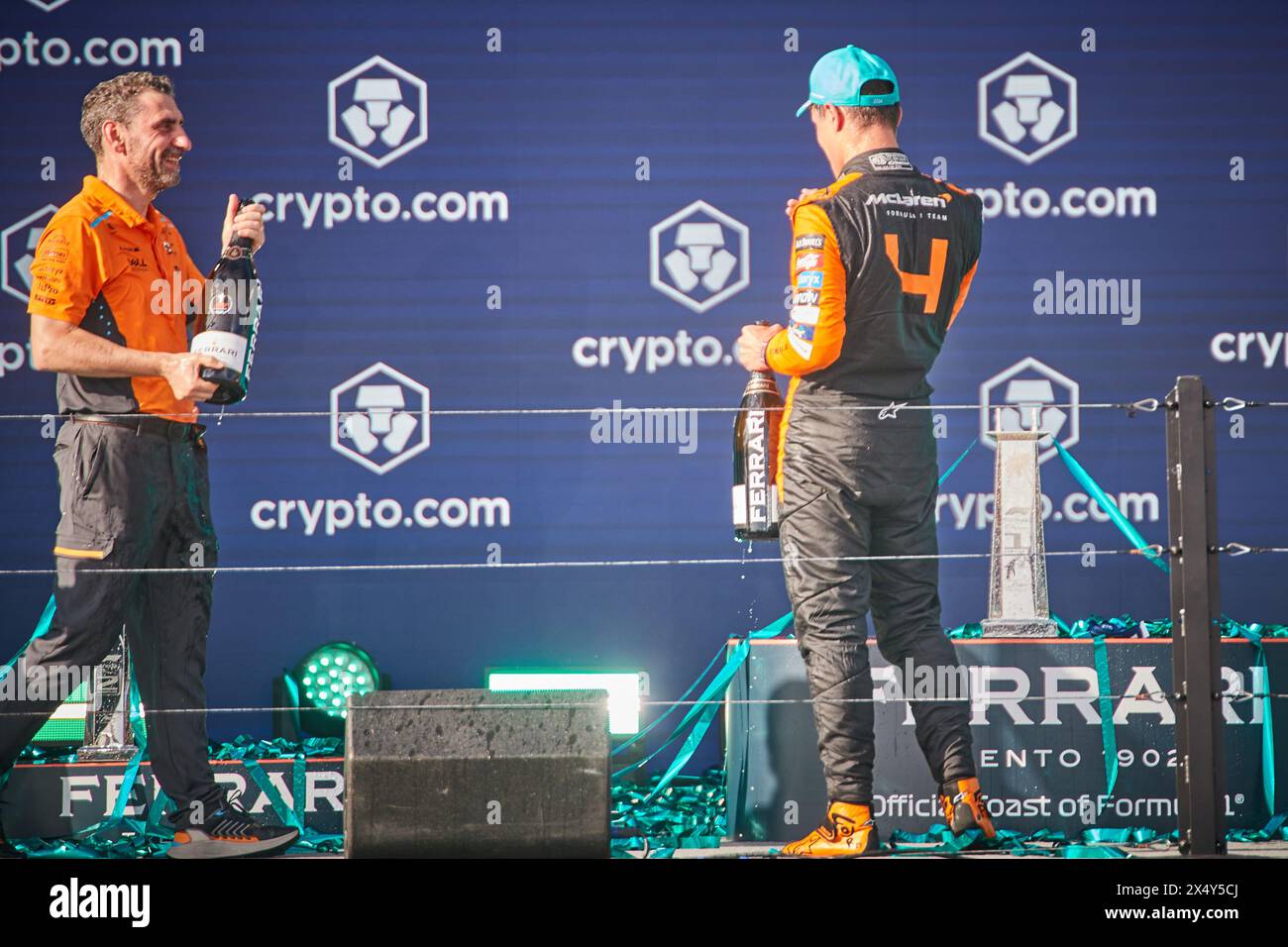 Miami Gardens, Floride, États-Unis. 5 mai 2024. Podium. 1ère place : 4 Lando Norris (GBR) McLaren ; 2ème place : 1 Max Verstappen (NED) Red Bull Racing ; 3ème place : 16 Charlez Leclerc (mon) Ferrari. F1 Miami GP à Miami Autodrome à Miami Gardens, Floride, États-Unis. Crédit : Yaroslav Sabitov/YES Market Media/Alamy Live News. Banque D'Images