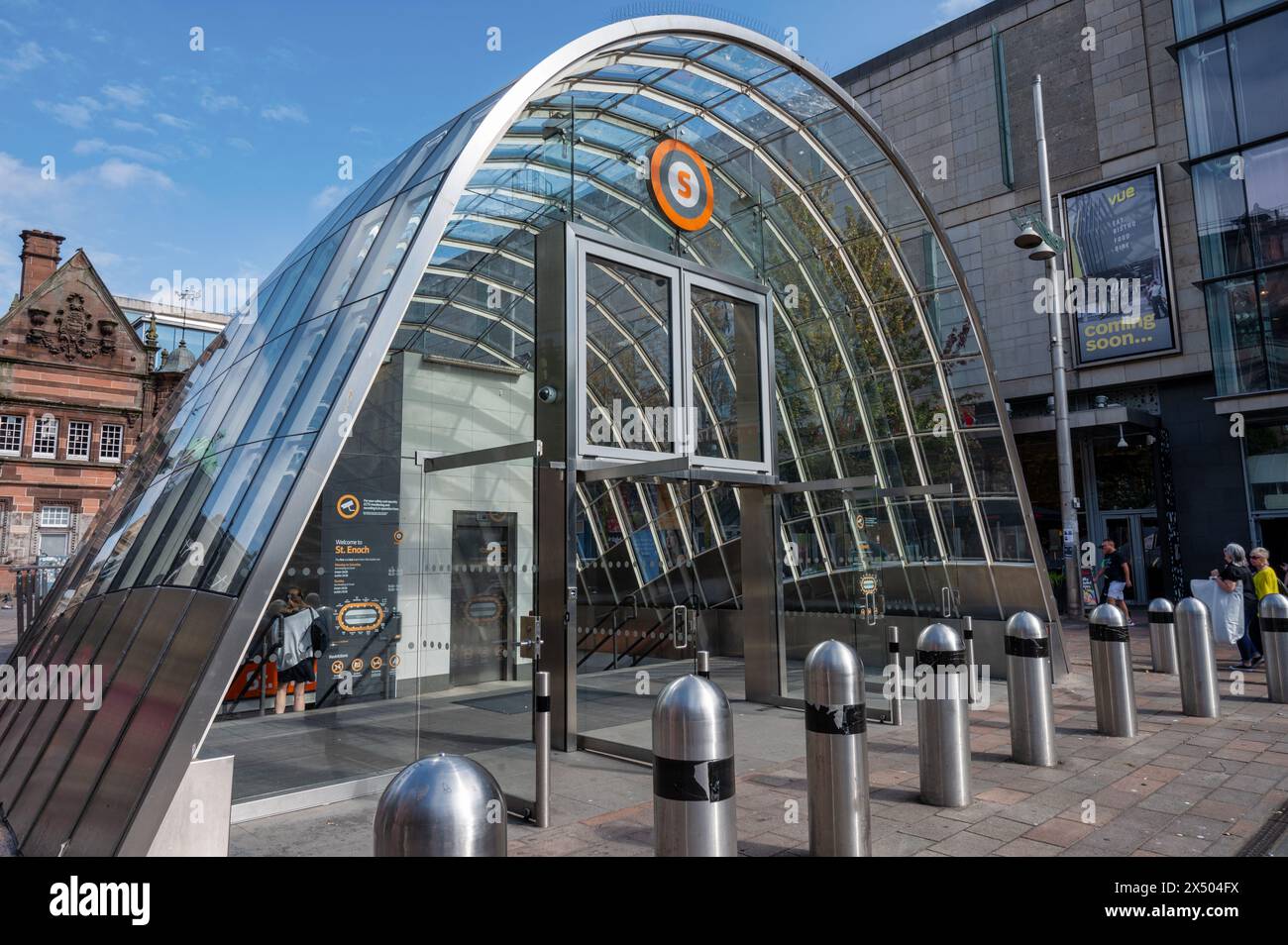 Glasgow, UK- 9 septembre 2023 : L'entrée de la station de métro Enoch dans le centre-ville de Glasgow. Banque D'Images