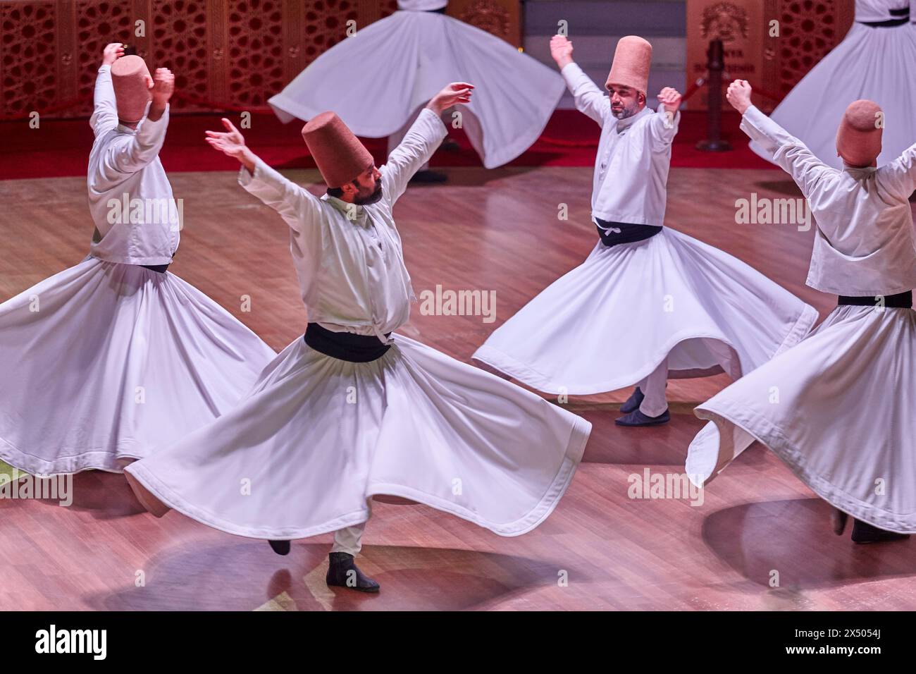 Cérémonie traditionnelle de spiritualité derviste au centre culturel de Mevlana. Konya, Turquie Banque D'Images