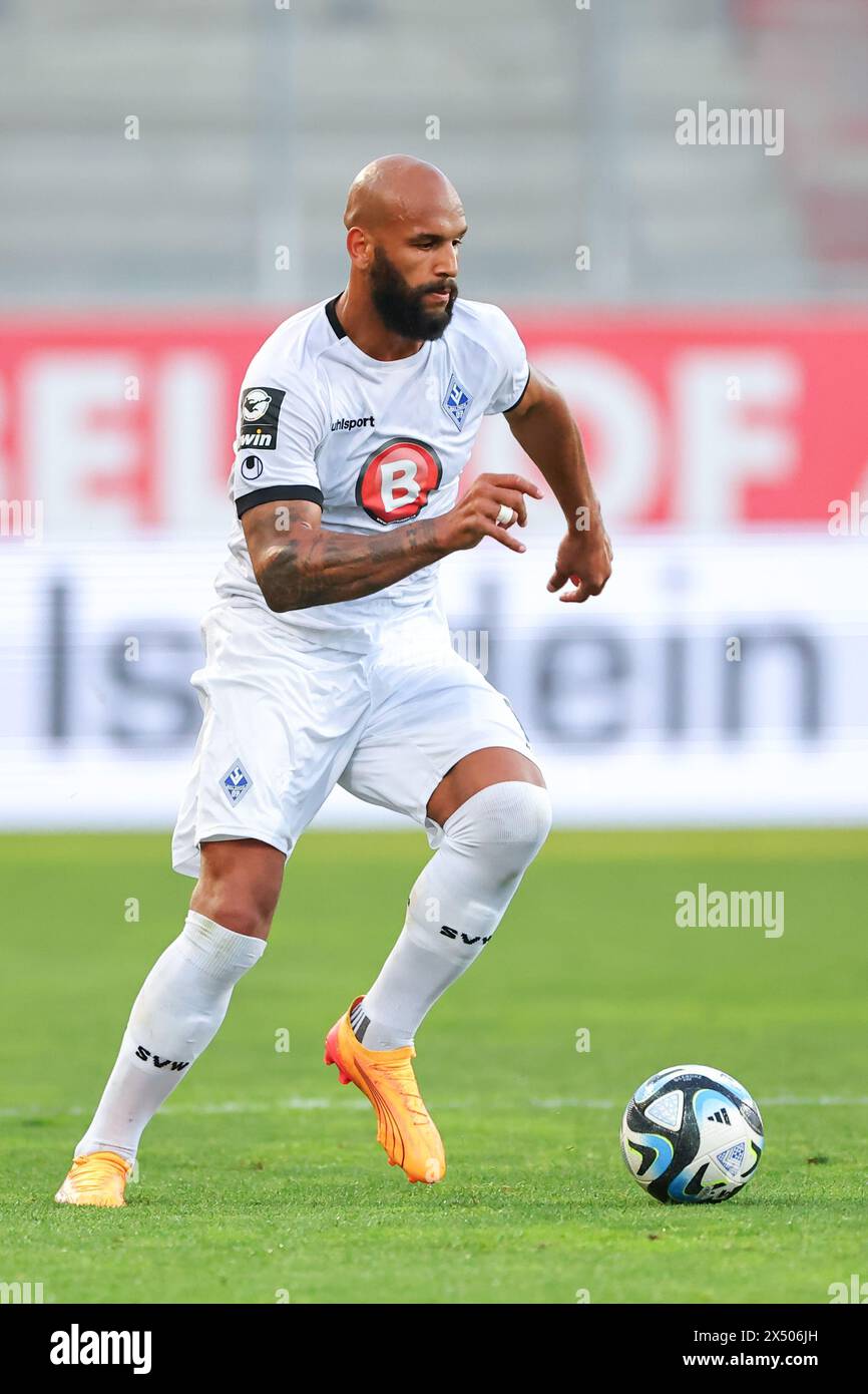 Ingolstadt, Allemagne. 05 mai 2024. Football : Bundesliga 3, FC Ingolstadt - SV Waldhof Mannheim, journée 36 à Audi Sportpark. Terrence Boyd du SV Waldhof joue le ballon. Crédit : Daniel Karmann/dpa/Alamy Live News Banque D'Images