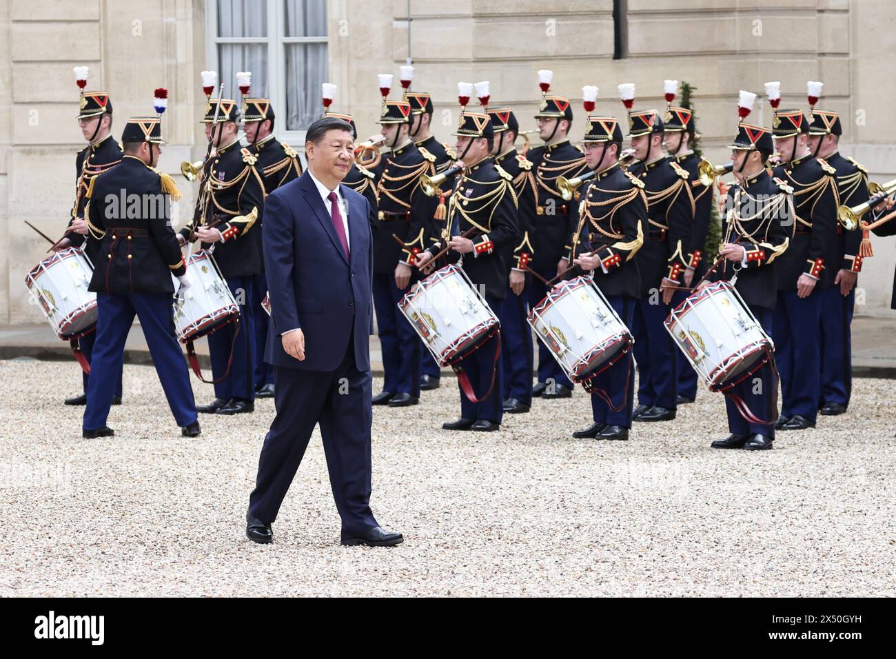 Paris, France. 06 mai 2024. © PHOTOPQR/LE PARISIEN/Fred Dugit ; Paris ; 06/05/2024 ; politique Paris (VIIIe), le 6 mai 2024 le président Emmanuel Macron reçoit en visite d'Etat de M. XI Jinping, Président de la République populaire de Chine au palais de l'élysée. Photo LP/Fred Dugit -- 05/06/2024, Paris, France le Président Emmanuel Macron reçoit M. XI Jinping, Président de la République populaire de Chine, en visite d'Etat au Palais de l'Elysée. *** Local Caption *** arrivée de XI Jinping à l'Elysée crédit : MAXPPP/Alamy Live News Banque D'Images