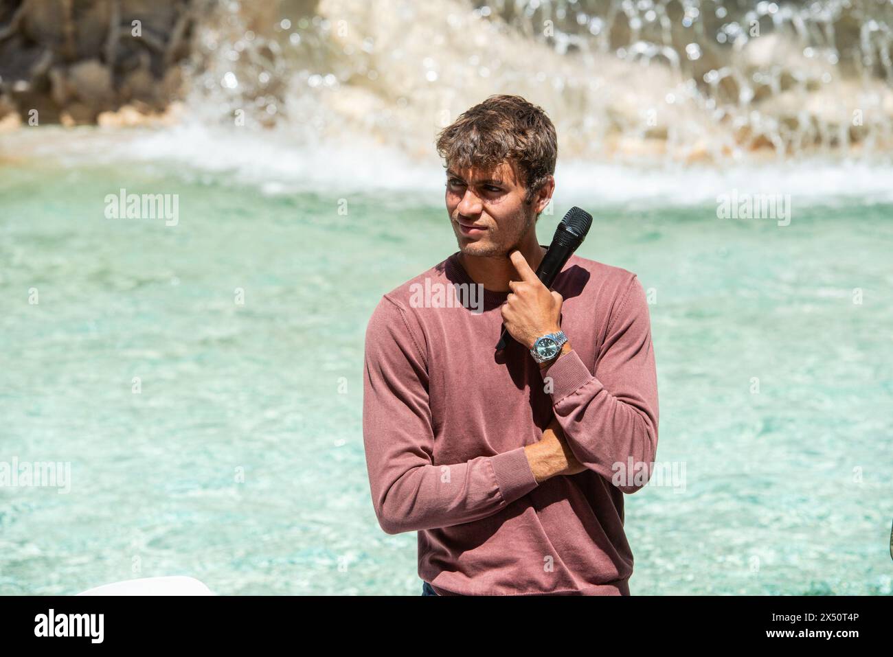 Roma, Italie. 06 mai 2024. Draw Ceremony, sorteggio per il cartellone maschile e femminile degli Internazionali di tennis a Roma. Nella foto il sorteggio svoltosi a Fontana di Trevi, Flavio Coballi - Roma, Italia - Lunedì 6 Maggio 2024 (foto Valentina Stefanelli/LaPresse) cérémonie de tirage, tirage au sort pour le programme masculin et féminin des internationaux de tennis à Rome. Sur la photo le tirage au sort de la Fontaine de Trevi, Flavio Coballi, - Rome, Italie - lundi 6 mai 2024 (photo Valentina Stefanelli/LaPresse) crédit : LaPresse/Alamy Live News Banque D'Images