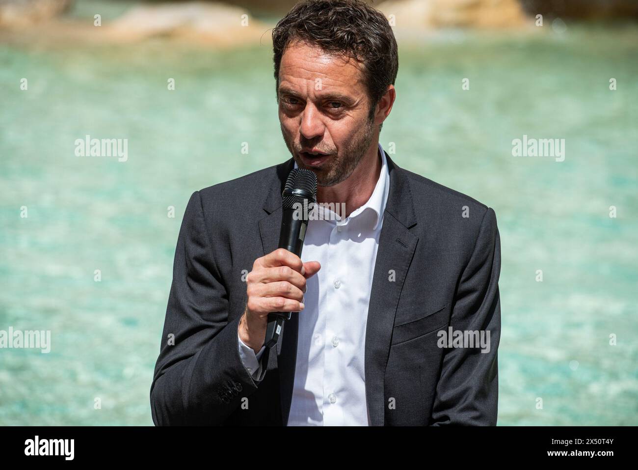 Roma, Italie. 06 mai 2024. Draw Ceremony, sorteggio per il cartellone maschile e femminile degli Internazionali di tennis a Roma. Nella foto il sorteggio svoltosi a Fontana di Trevi, Paolo Lorenzi- Roma, Italia - Lunedì 6 Maggio 2024 (foto Valentina Stefanelli/LaPresse) cérémonie de tirage, tirage au sort pour le programme masculin et féminin des internationaux de tennis à Rome. Sur la photo le tirage au sort de la Fontaine de Trevi, Paolo Lorenzi- Rome, Italie - lundi 6 mai 2024 (photo Valentina Stefanelli/LaPresse) crédit : LaPresse/Alamy Live News Banque D'Images