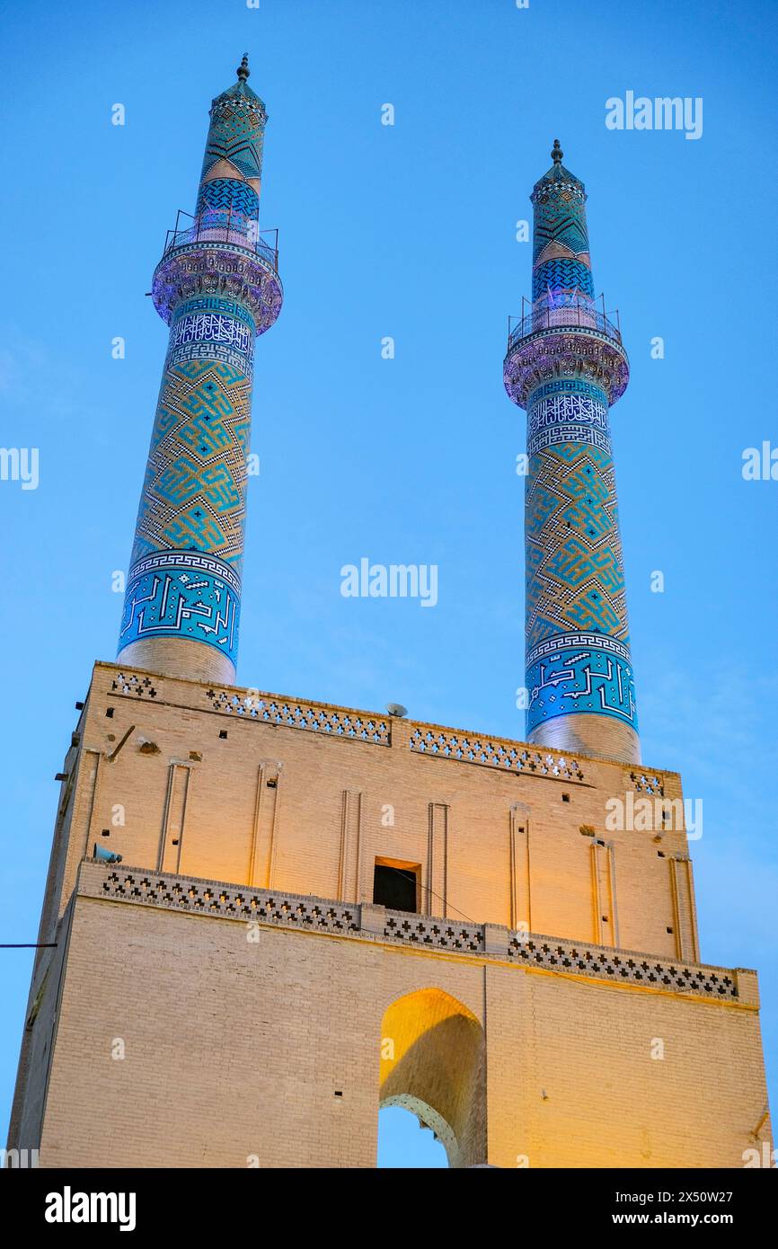 Yazd, Iran - 25 mars 2024 : la mosquée Jameh de Yazd est une mosquée située à Yazd, en Iran. Banque D'Images