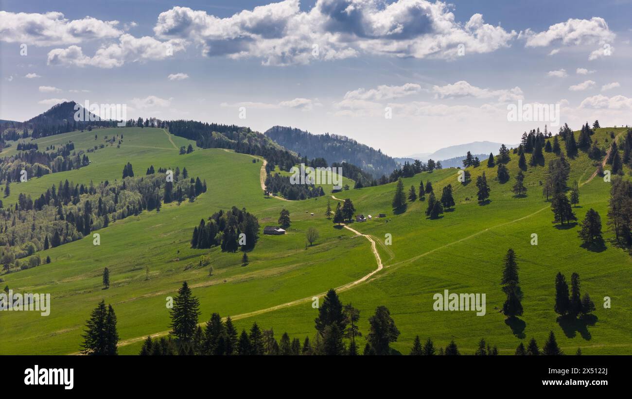 Paysage du parc national Pieniny, vue aérienne par drone Banque D'Images