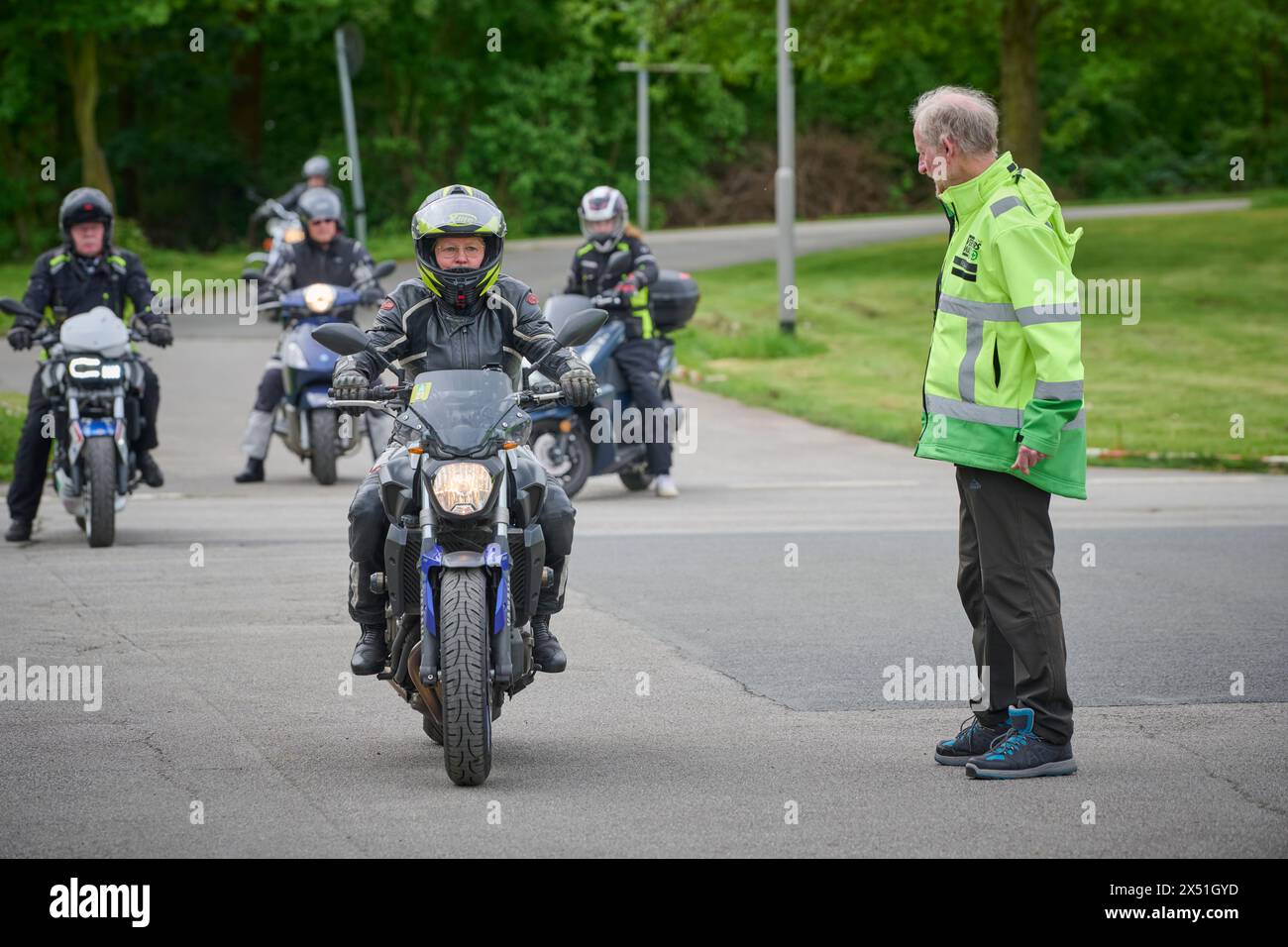 In Essen fand auf dem Verkehrsübungsplatz in Frillendorf ein Fahrsicherheitstraining für Motoradfahrer / innen statt. Formation Organisiert wird dieses Banque D'Images