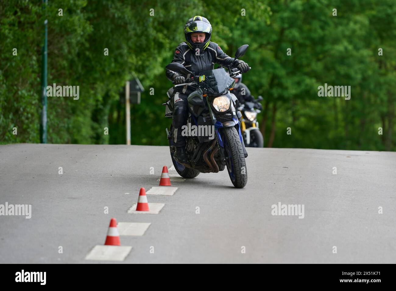 In Essen fand auf dem Verkehrsübungsplatz in Frillendorf ein Fahrsicherheitstraining für Motoradfahrer / innen statt. Formation Organisiert wird dieses Banque D'Images