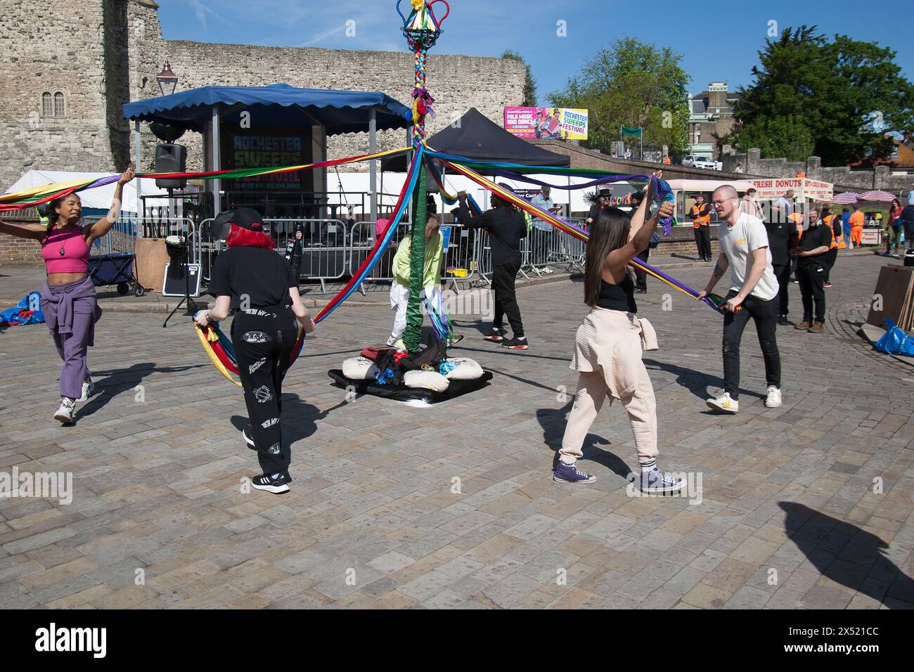 Folkdance Remixed Sweeps Festival Rochester Kent Banque D'Images