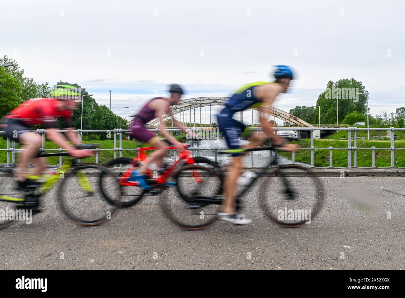 Viersel, Belgique. 04 mai 2024. Course de vélo photographiée lors d'un Triatlon à Viersel, le samedi 4 mai 2024 à Viersel, Belgique . Crédit : Sportpix/Alamy Live News Banque D'Images