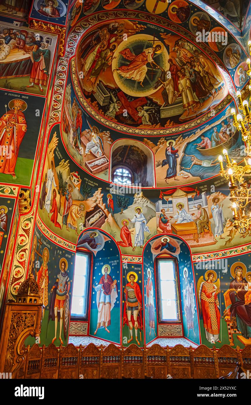 Peintures murales colorées dans l'église New créé George à Lipscani, Bucarest, capitale de la Roumanie, Europe centrale Banque D'Images