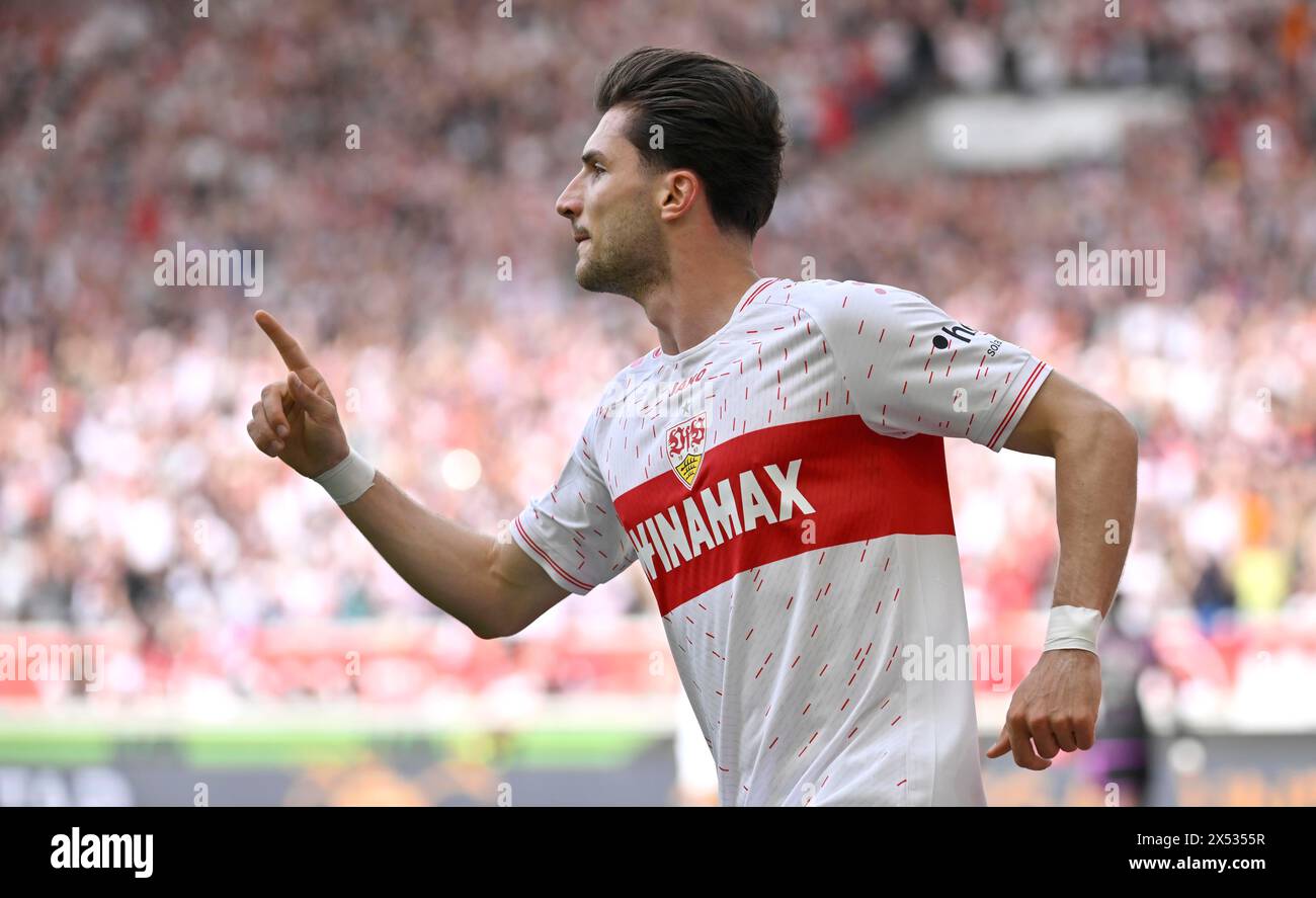 Célébration des buts Loenidas Stergiou VfB Stuttgart (20) Gesture Gesture MHPArena, MHP Arena Stuttgart, Bade-Wuerttemberg, Allemagne Banque D'Images