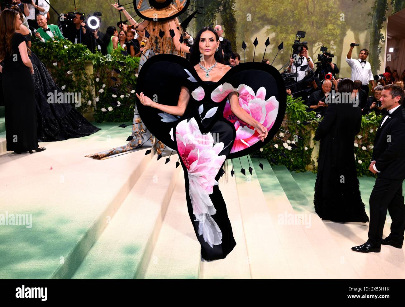 Demi Moore participant au Metropolitan Museum of Art costume Institute Benefit Gala 2024 à New York, États-Unis. Date de la photo : lundi 6 mai 2024. Banque D'Images